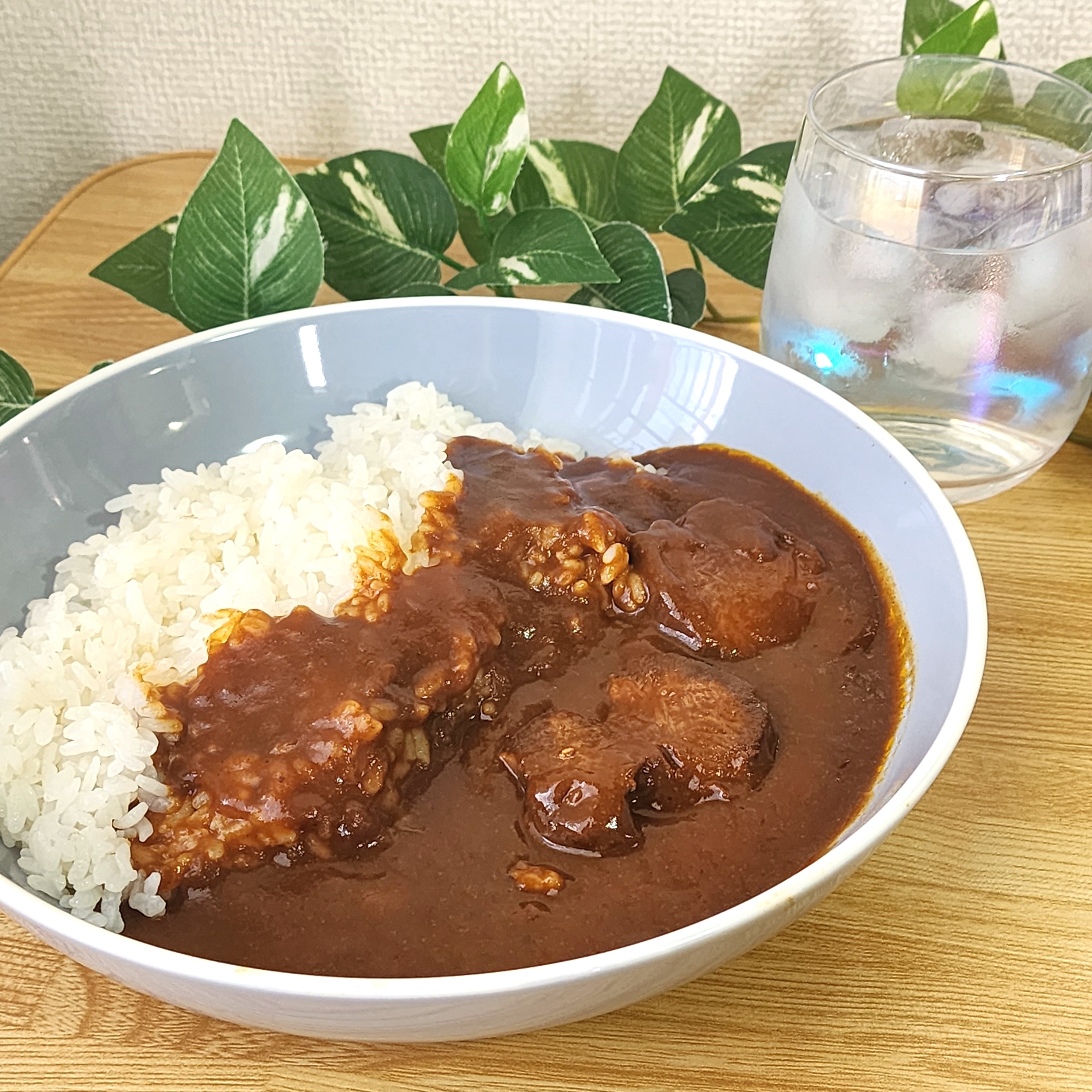 ドン・キホーテのおすすめフード「牛たんねぎし×久善 レトルト牛タンカレー」