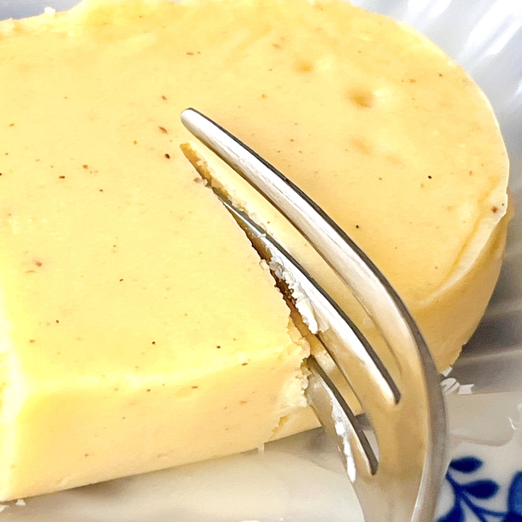 ローソンのオススメのスイーツ「なま濃チーズケーキ」