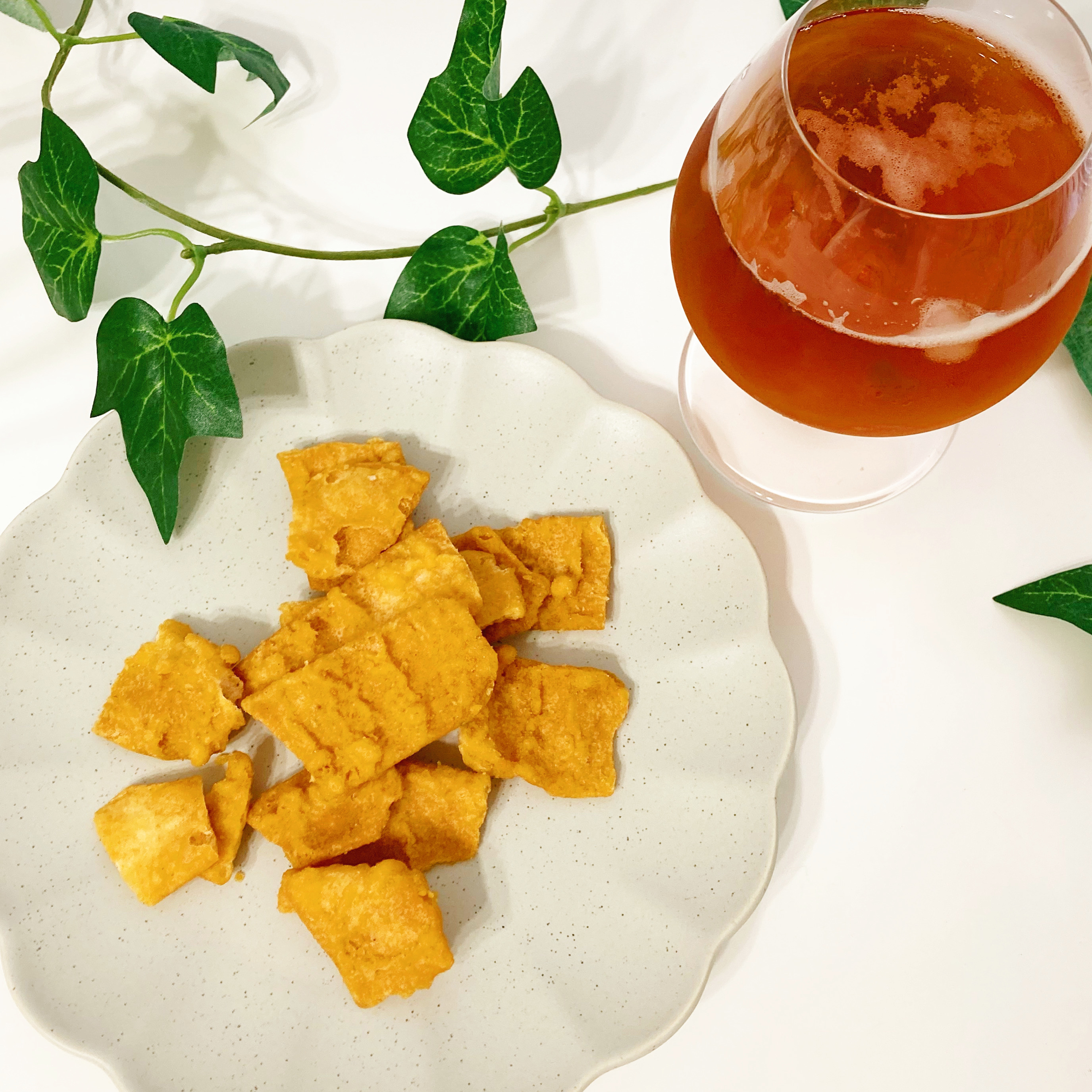 DAISO（ダイソー）のおすすめスナック菓子「餃子の皮天 ねぎラー油味 28g」