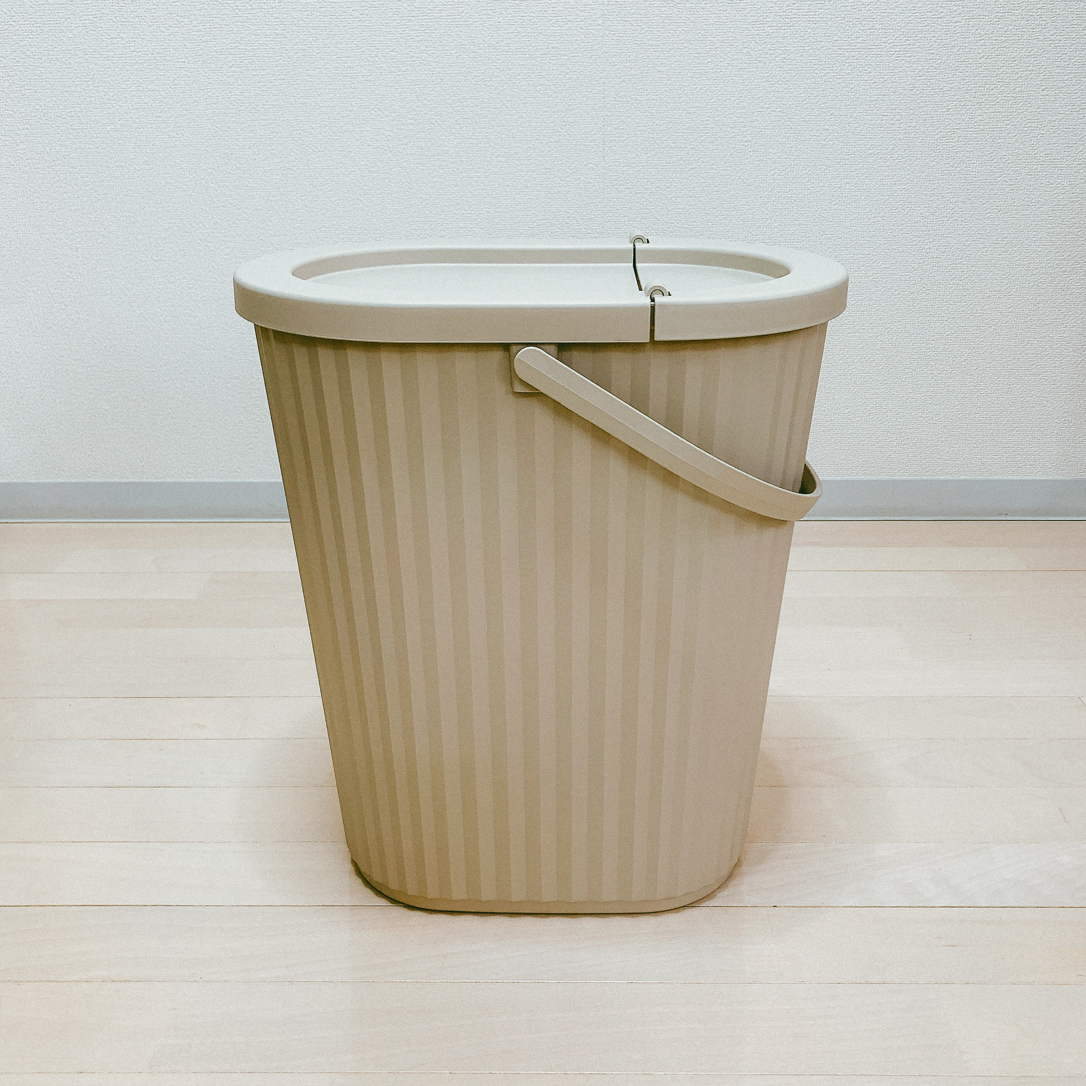 IKEA（イケア）のおすすめのゴミ箱「DAMMÄNG ダンメング ふた付きゴミ箱」