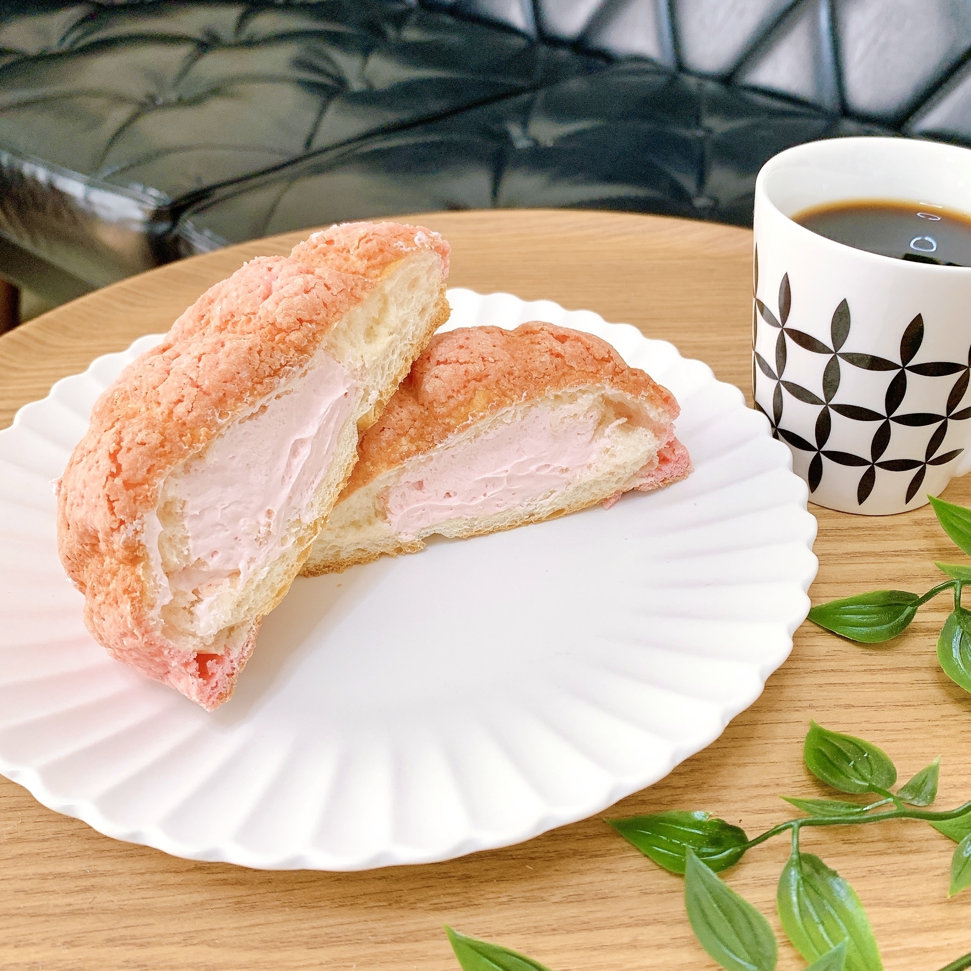 FamilyMart（ファミリーマート）のおすすめのパン「あまおう苺のメロンパン」