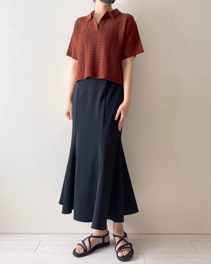 GUのオススメのトップス「透かし編みスキッパーポロセーター（半袖）」のコーディネート