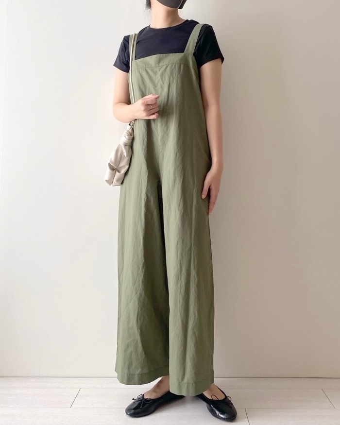 ユニクロのおすすめファッションアイテム「リネンブレンドサロペット」