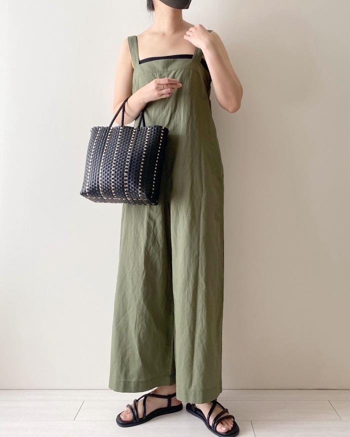 ユニクロのおすすめファッションアイテム「リネンブレンドサロペット」