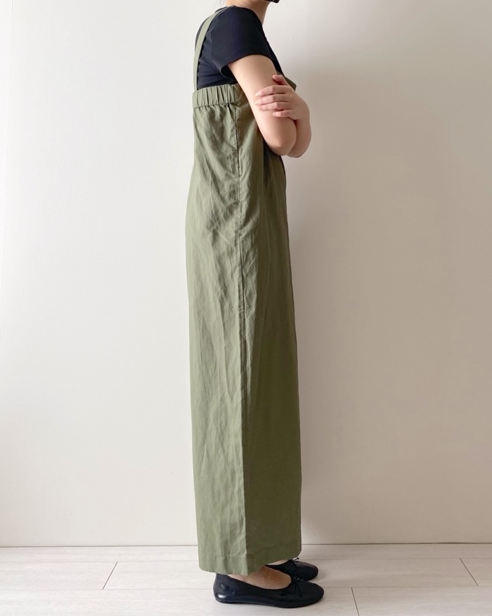 ユニクロのおすすめファッションアイテム「リネンブレンドサロペット」