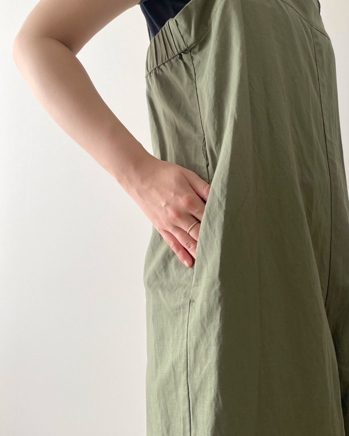 ユニクロのおすすめファッションアイテム「リネンブレンドサロペット」