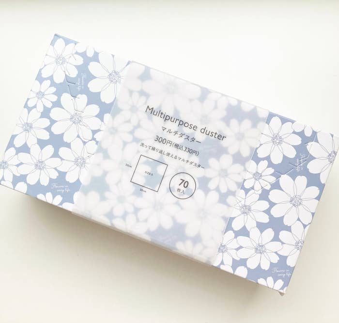 DAISO（ダイソー）のお掃除アイテム「マルチダスター（20cm×20cm、デイジー線画）」