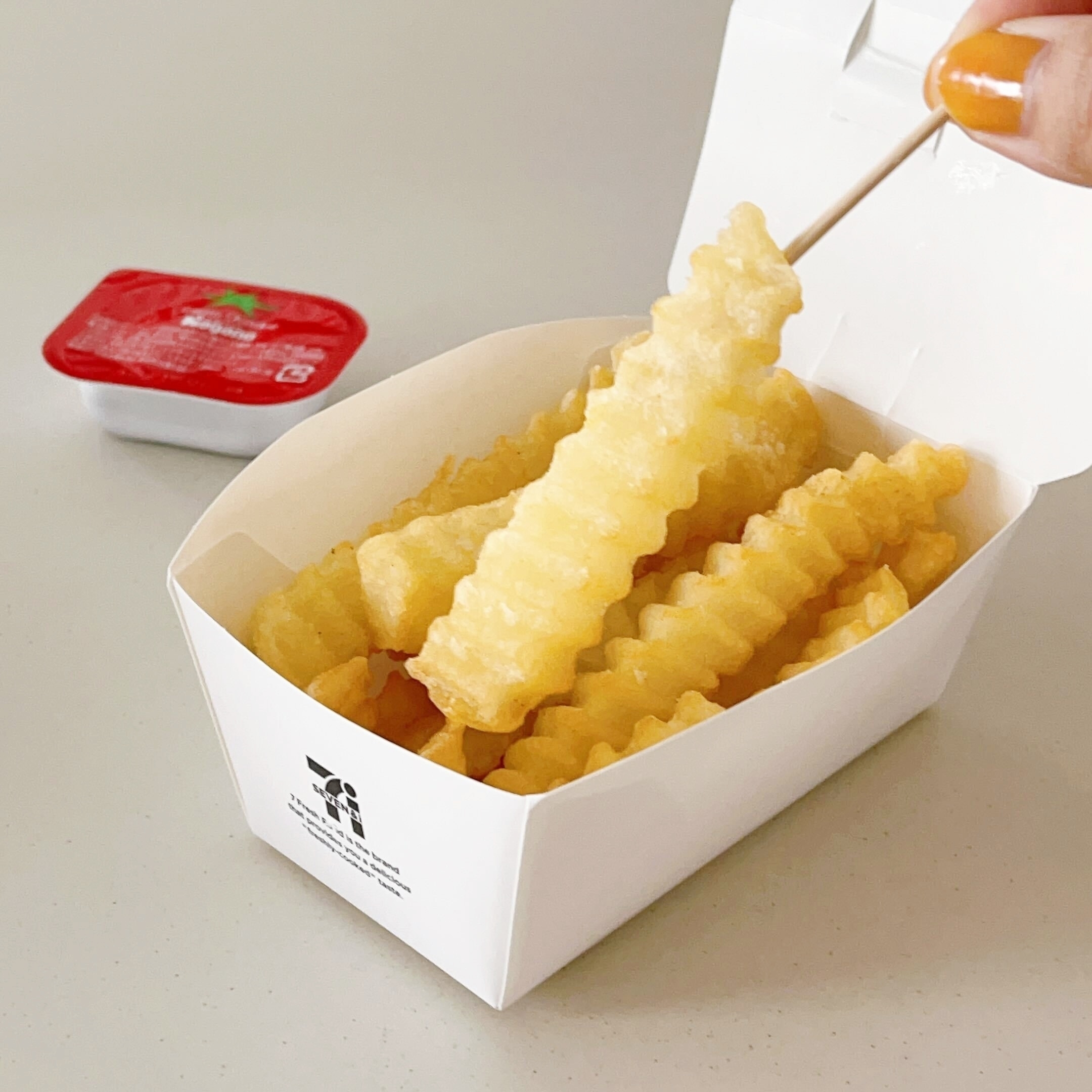 セブン‐イレブンのおすすめフード「ギザギザポテト(しお味)」