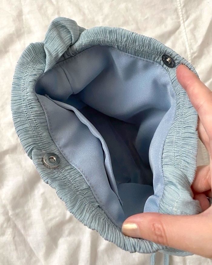 GUの「高見えバッグ」が1990円とは思えないオシャレさ！くしゅく