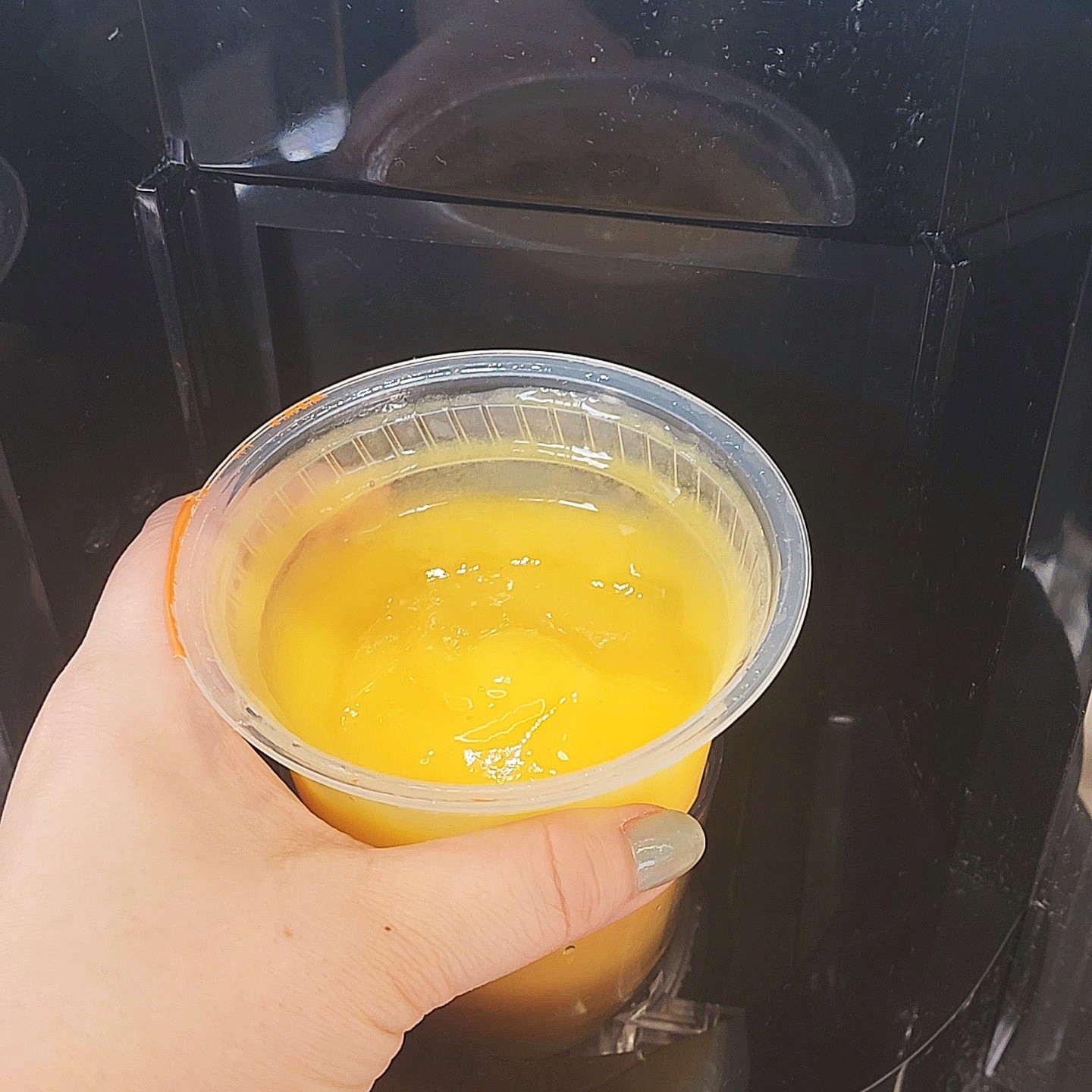 セブン-イレブンのおすすめドリンク「お店で作る! マンゴーパインスムージー」