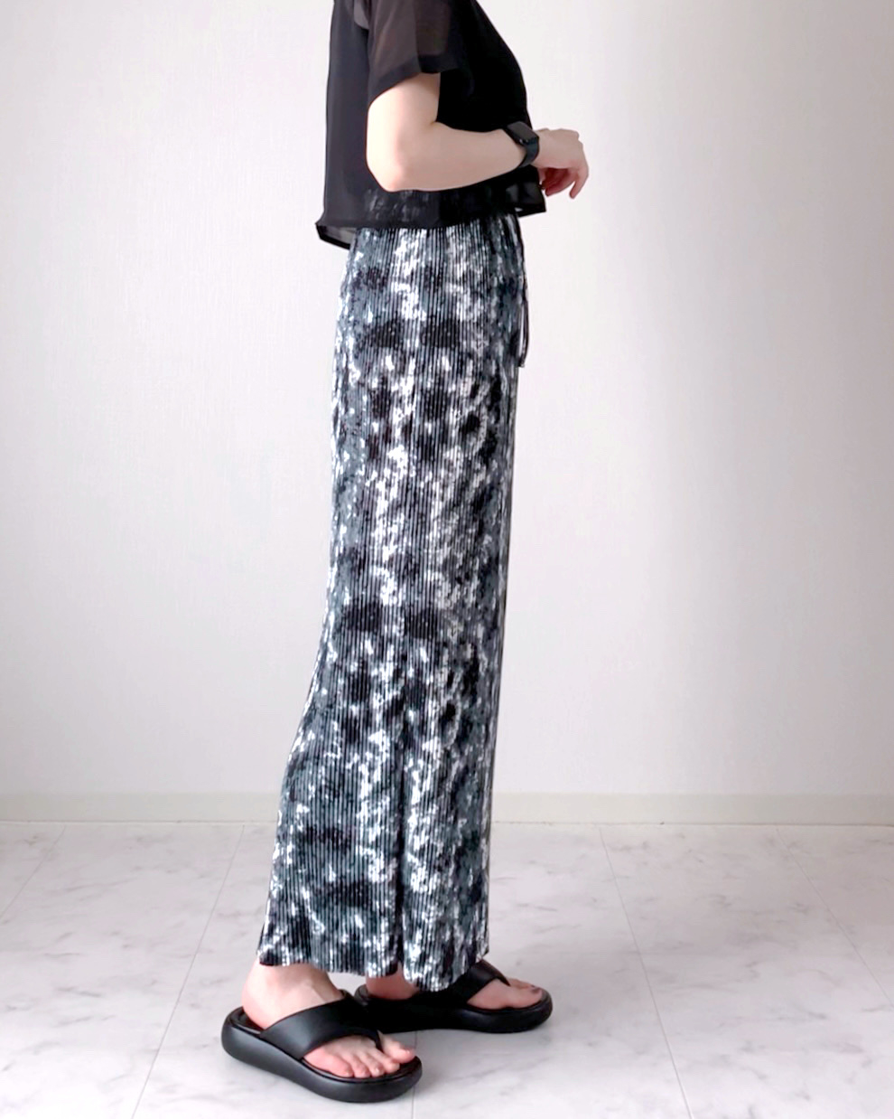 しまむらのおすすめファッションアイテム「ニュアンスガラプリーツSK」