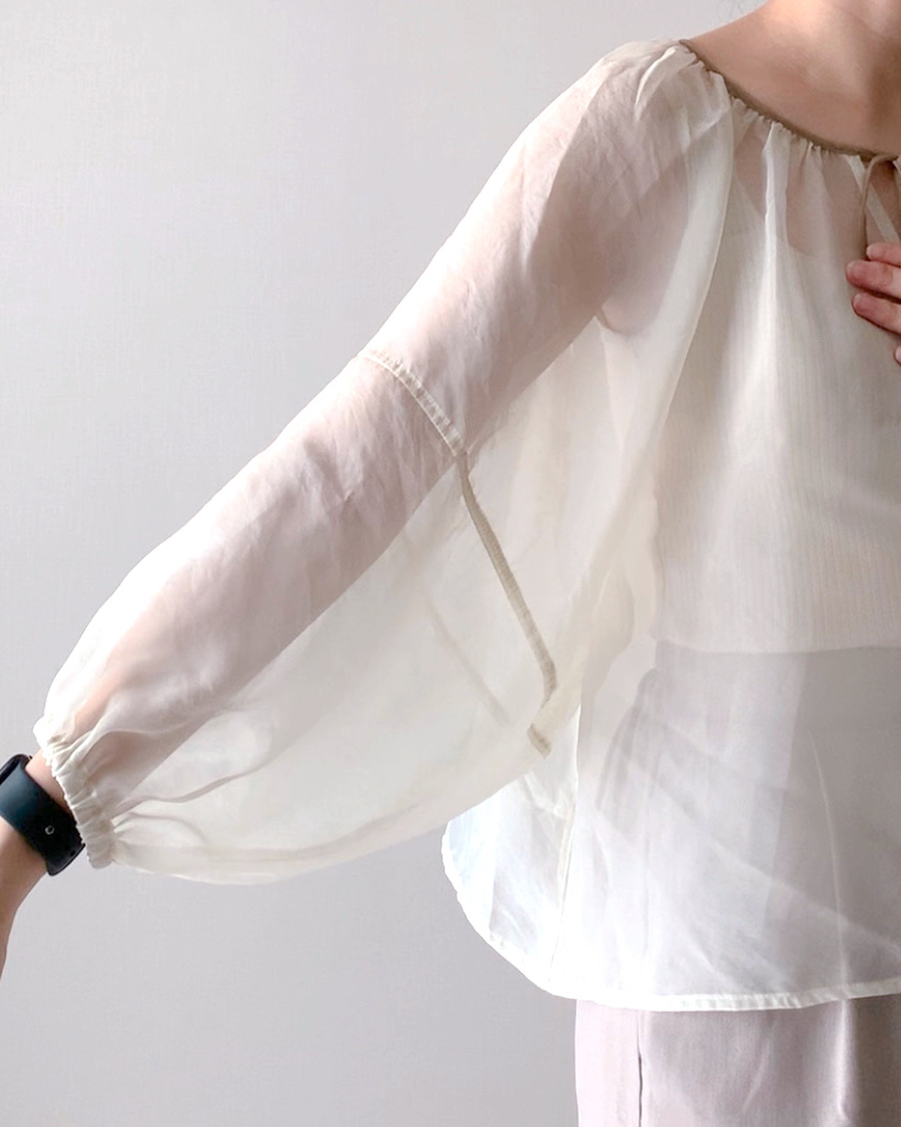 しまむらのおすすめトップス「リボンシアーブラウス」