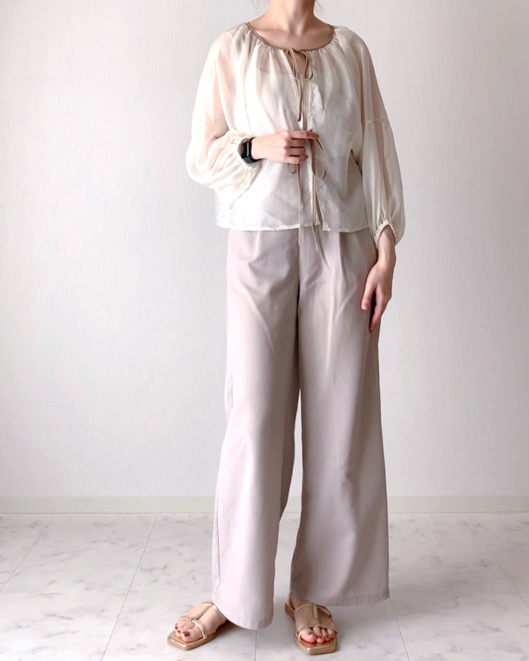 しまむらのおすすめトップス「リボンシアーブラウス」