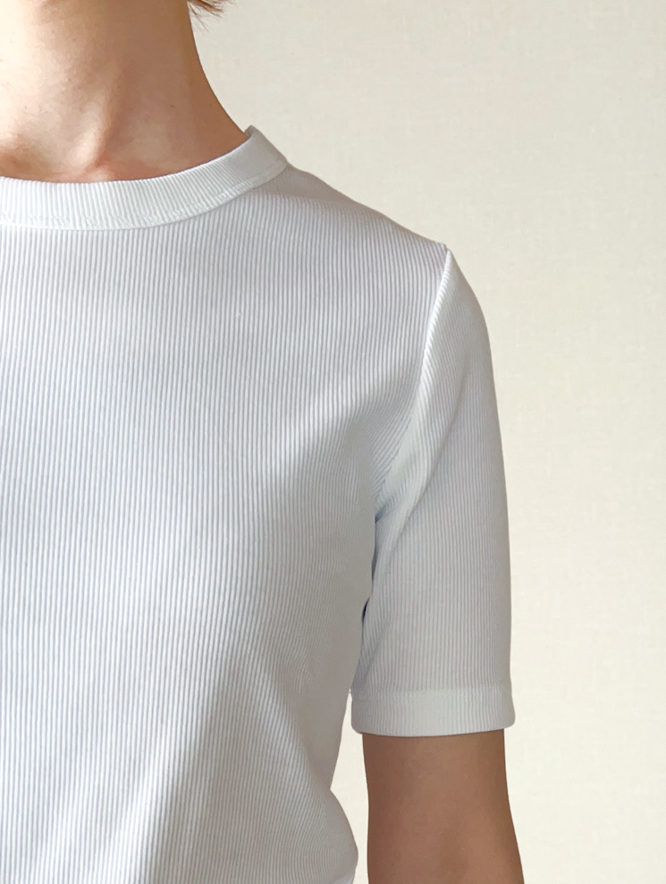 GUのおすすめファッションアイテム「リブT(半袖)」