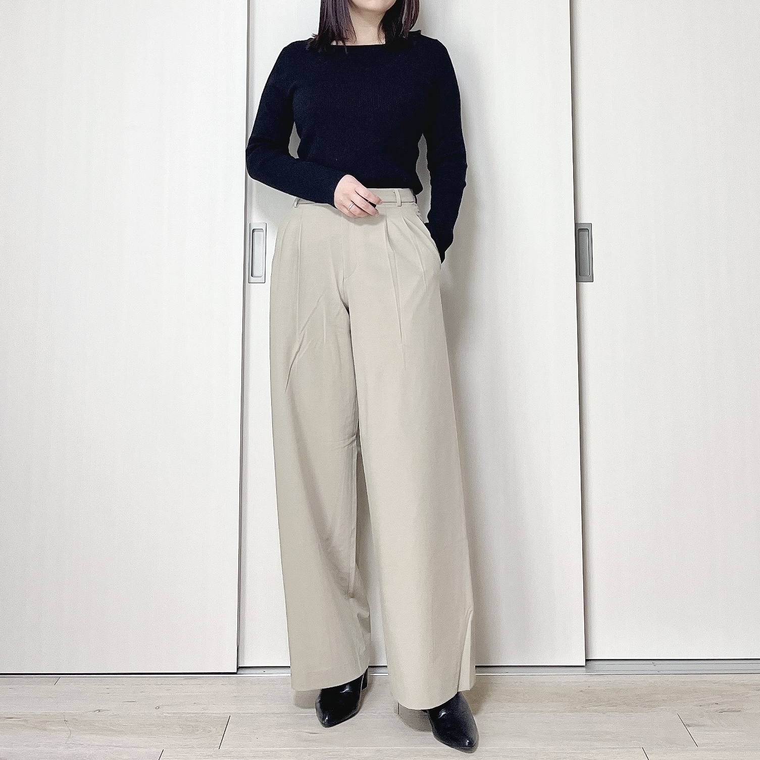 ユニクロのオススメのパンツ「タックワイドストレートパンツ(セットアップ)」