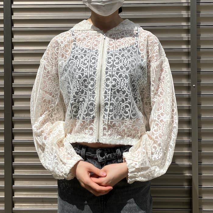 Honeys（ハニーズ）のおすすめパーカー「レースパーカー」