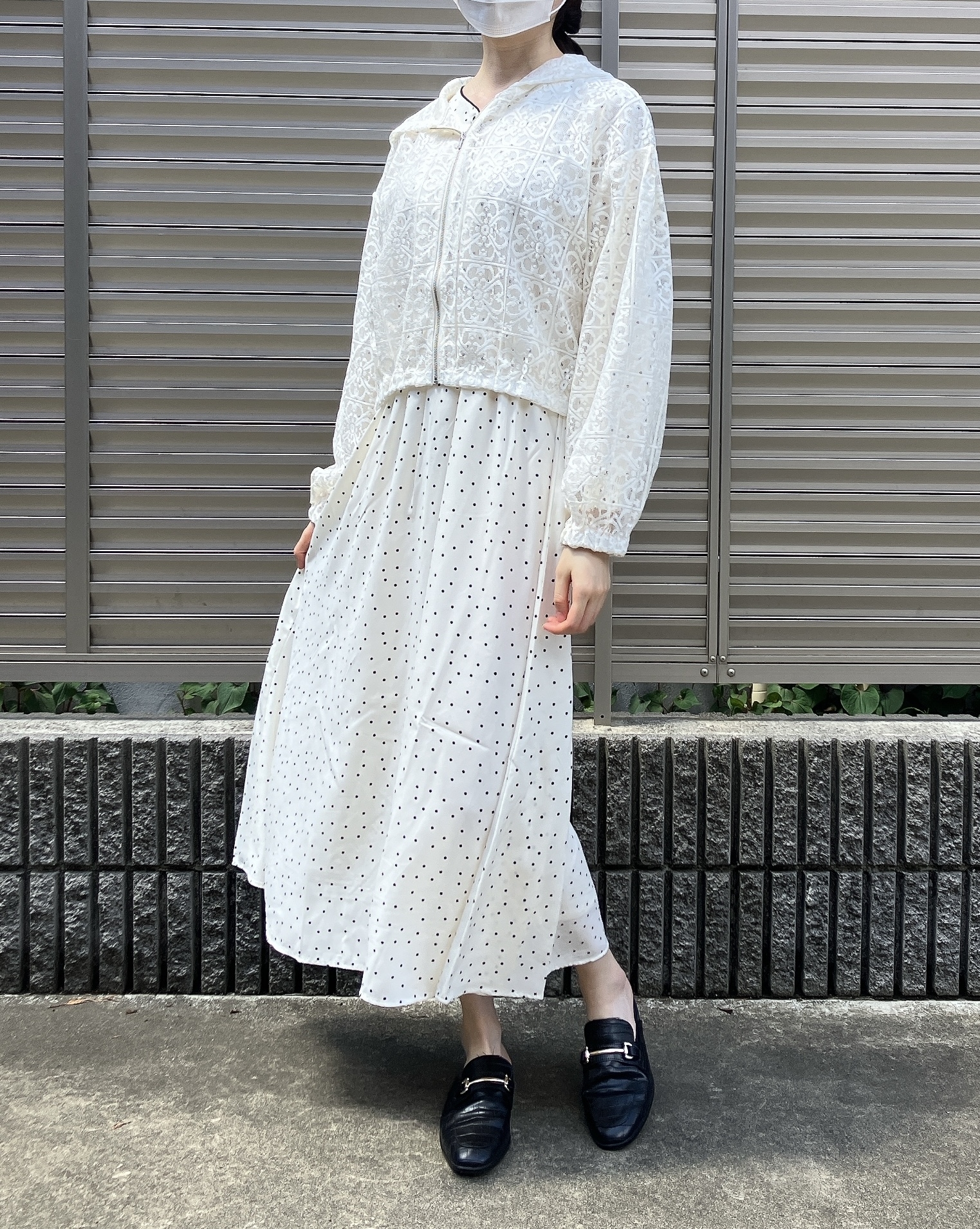 Honeys(ハニーズ)のおすすめワンピース「Vネックワンピース」