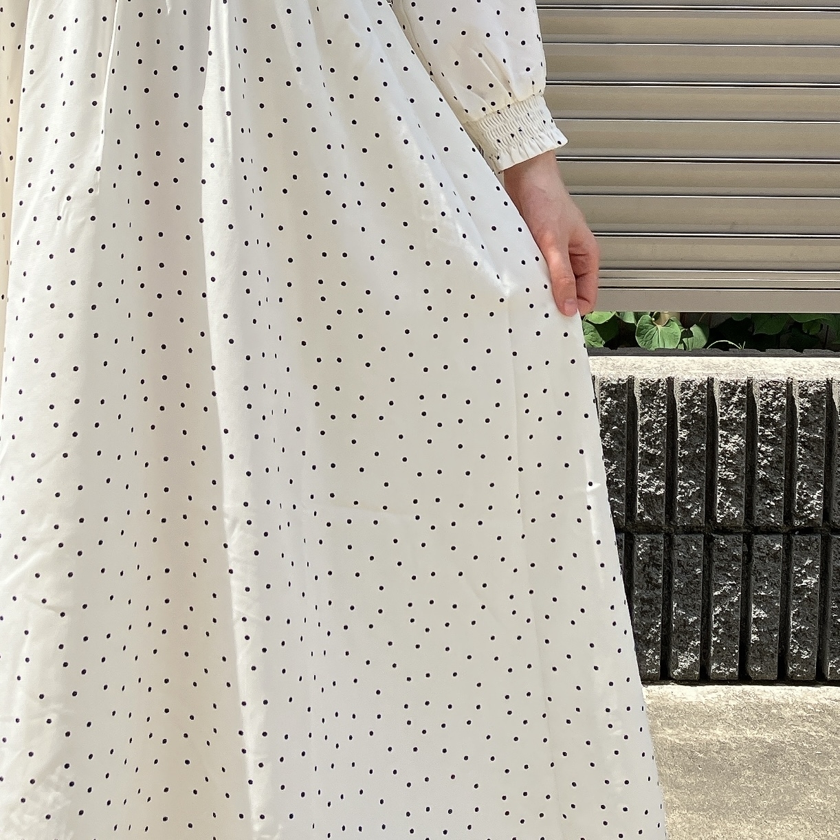 Honeys(ハニーズ)のおすすめワンピース「Vネックワンピース」