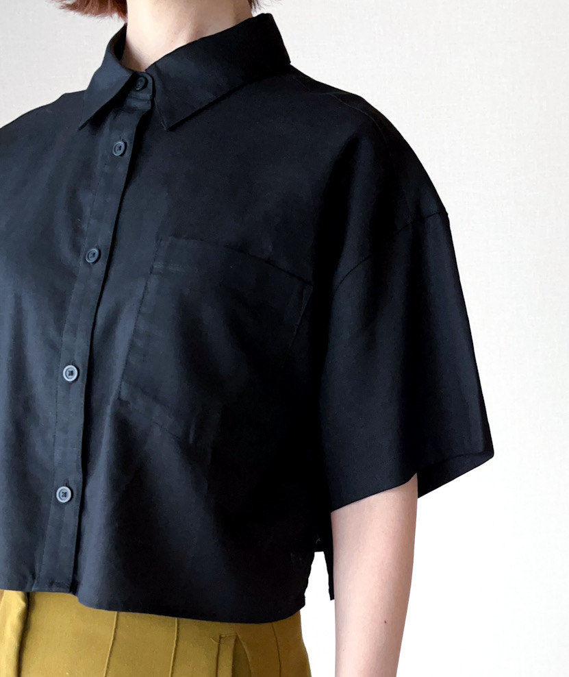 GU（ジーユー）のおすすめトップス「リネンブレンドクロップドシャツ（半袖）」