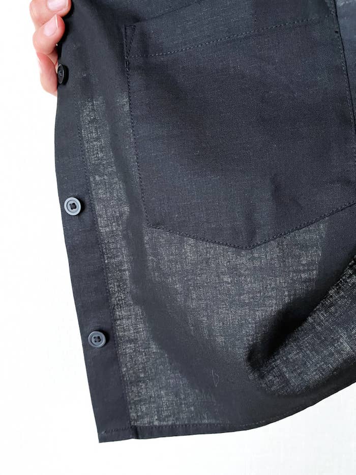 GU(ジーユー)のおすすめトップス「リネンブレンドクロップドシャツ(半袖)」