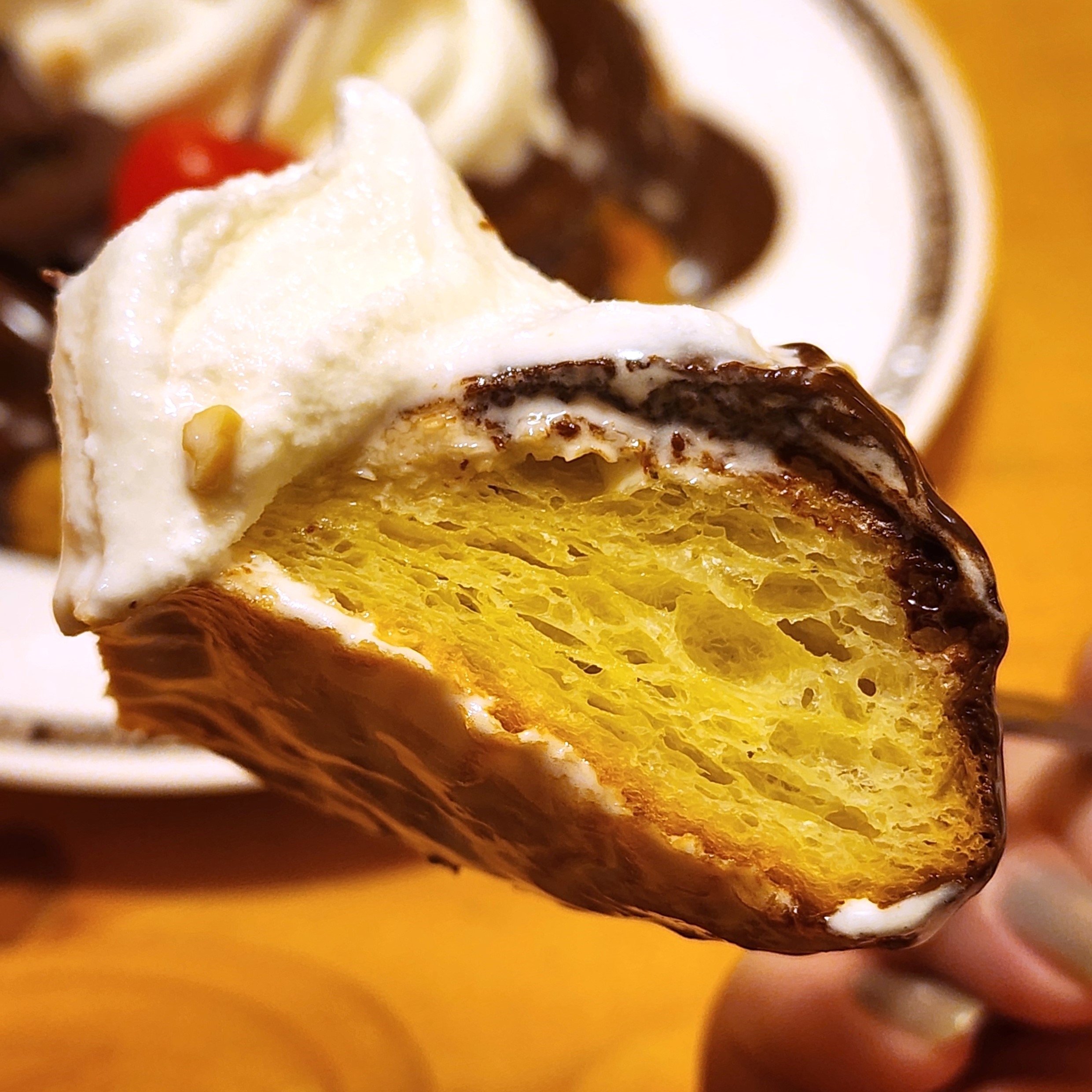 コメダ珈琲店のおすすめスイーツ「シロノワール ガーナミルク」