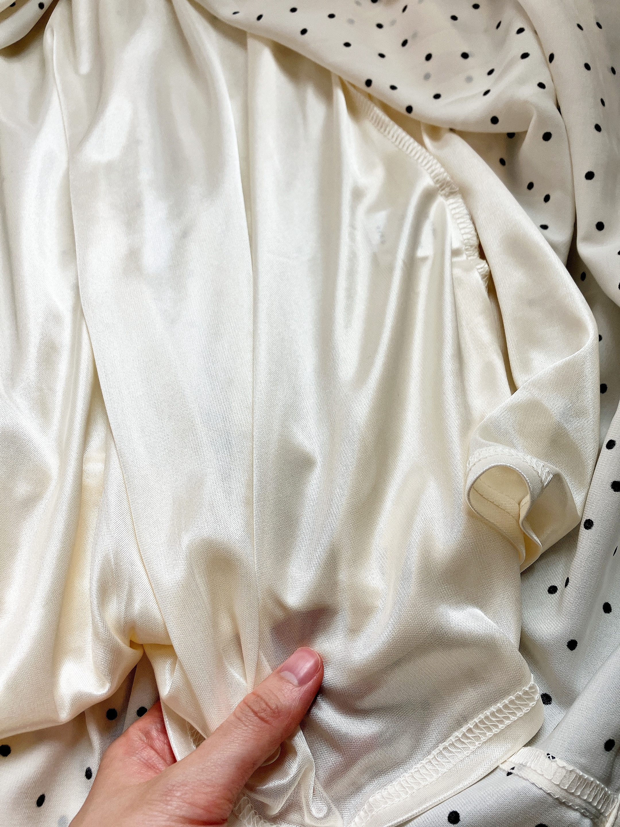 Honeys（ハニーズ）のおすすめワンピース「Vネックワンピース」