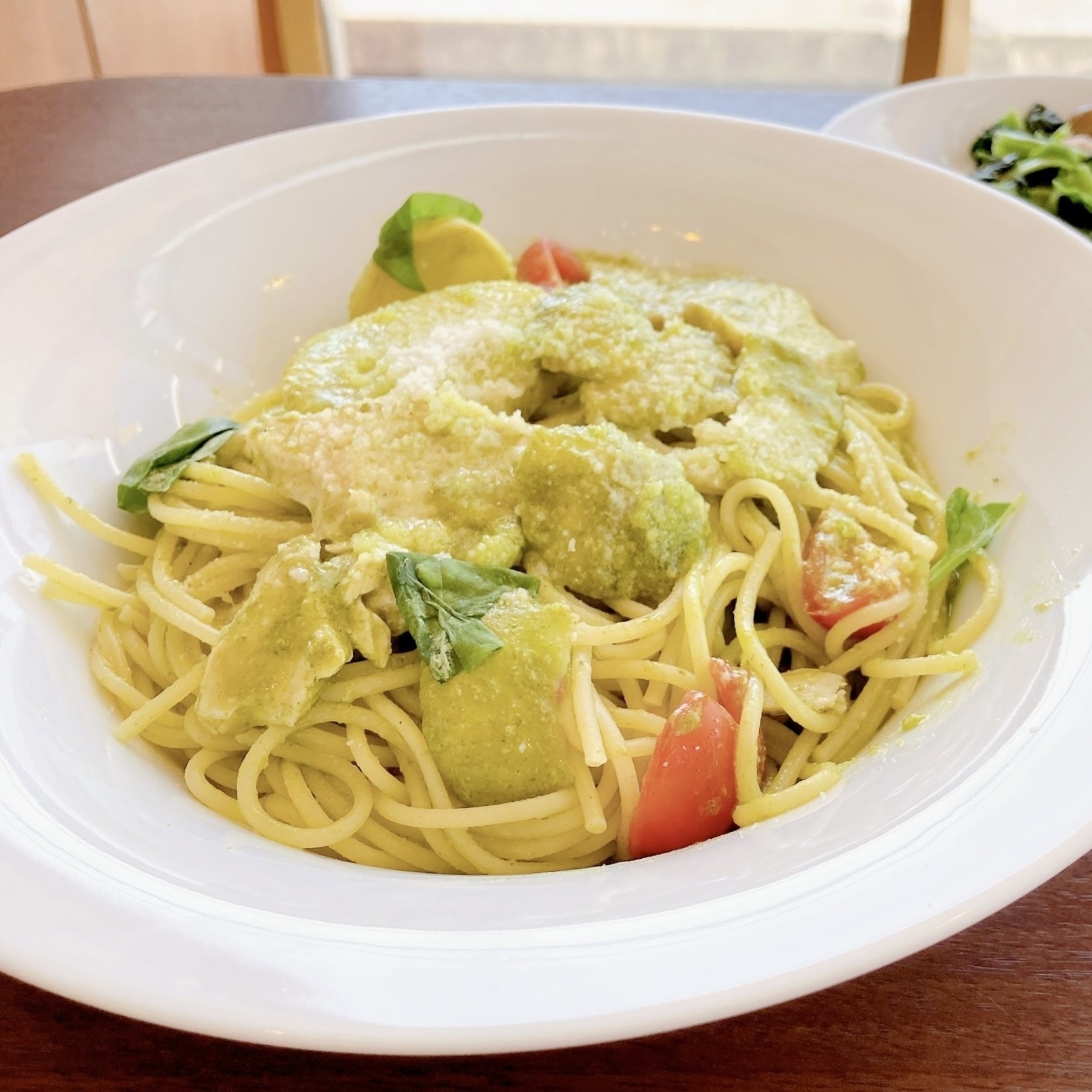 デニーズのおすすめメニュー「ハーブ鶏とポテトのジェノベーゼ」