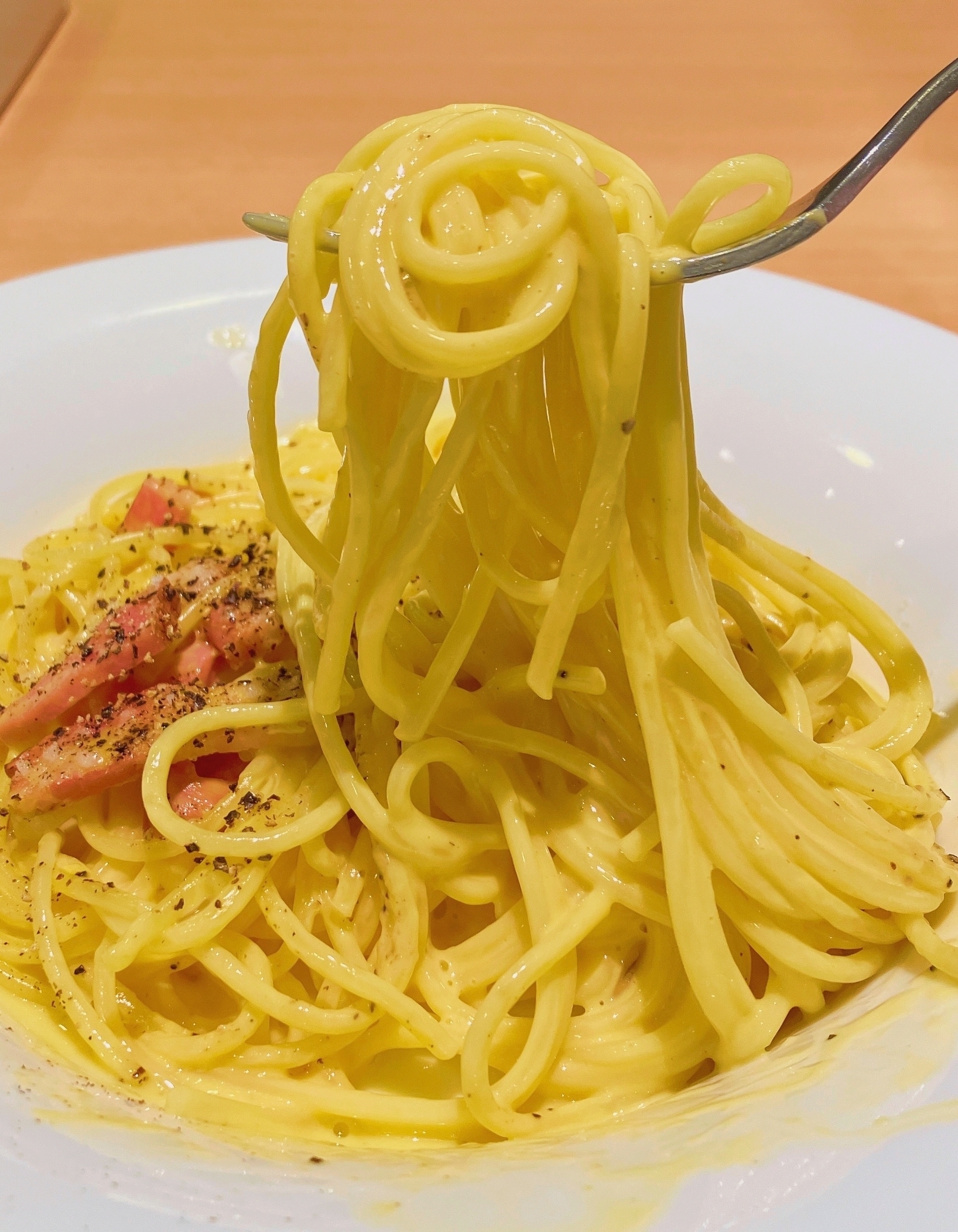 デニーズのおすすめメニュー「4種チーズのカルボナーラ」