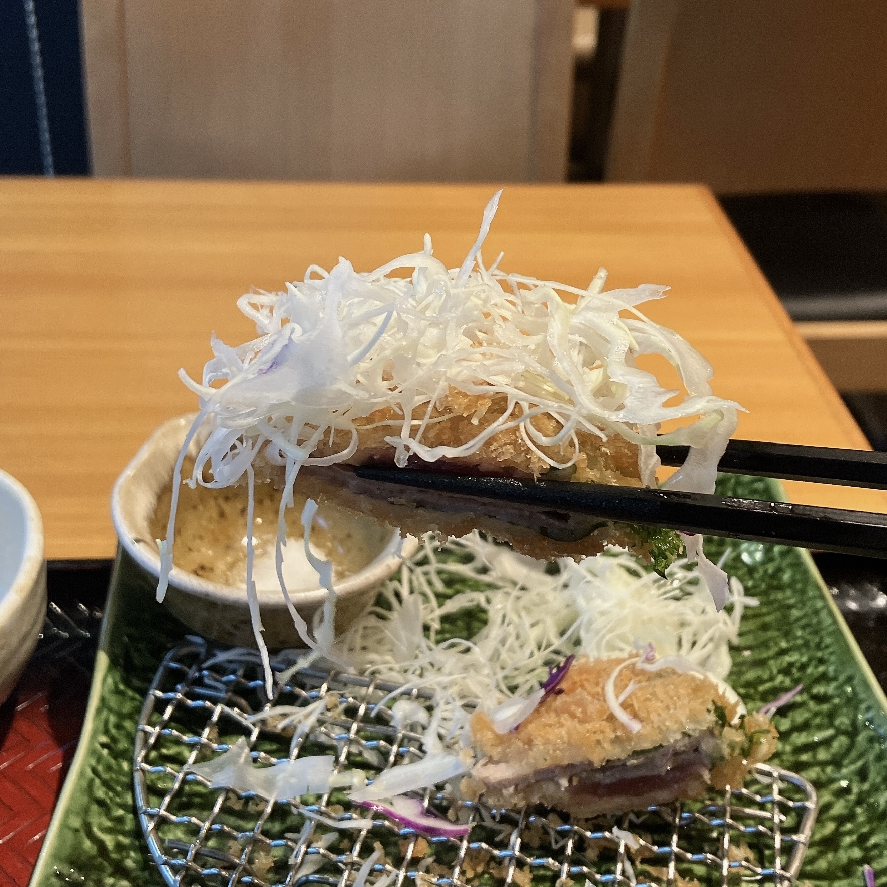 大戸屋のおすすめ定食「鰹の梅はさみ揚げ」