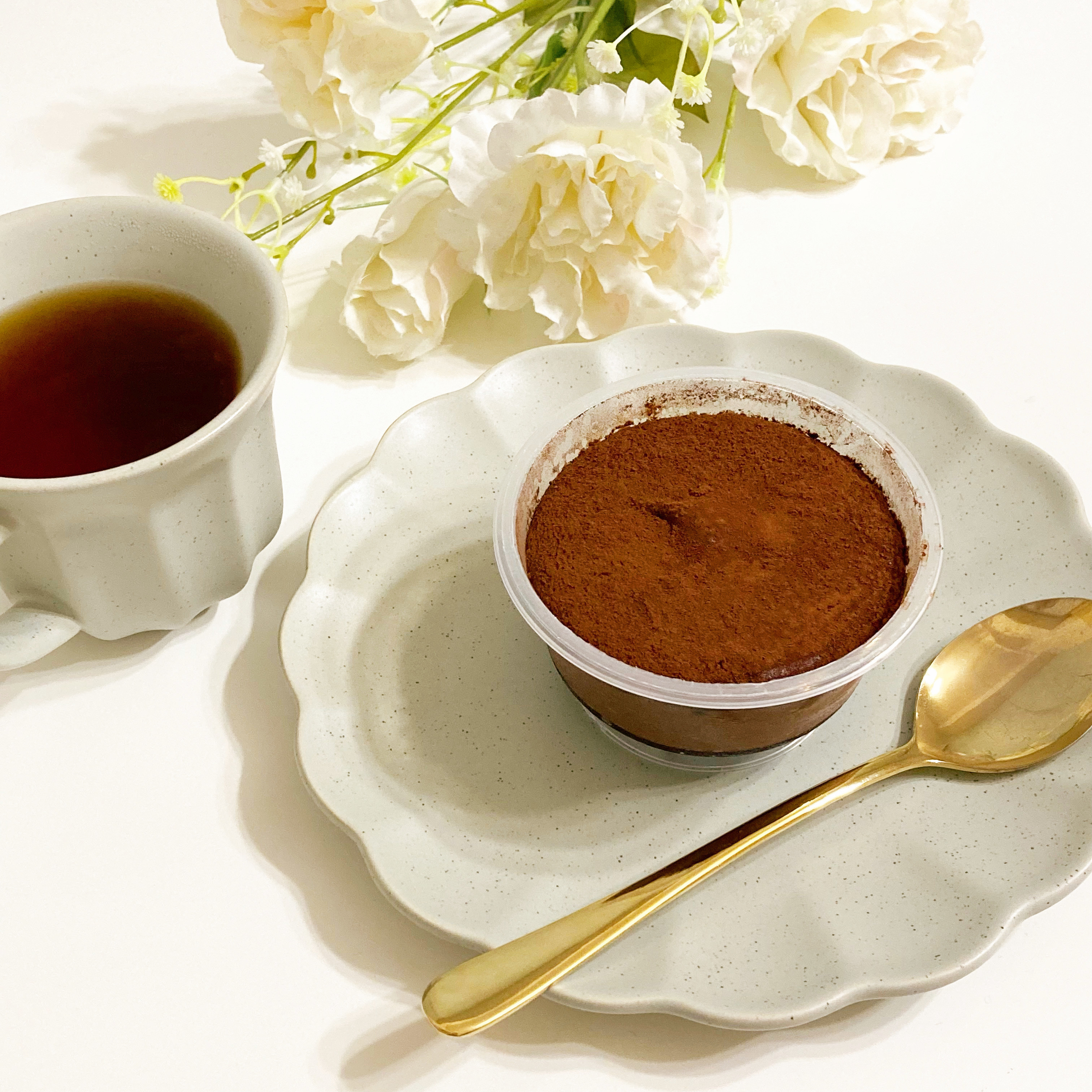 DAISO(ダイソー)のおすすめ食器「プレート(菊、約20cm、マットグリーン)」