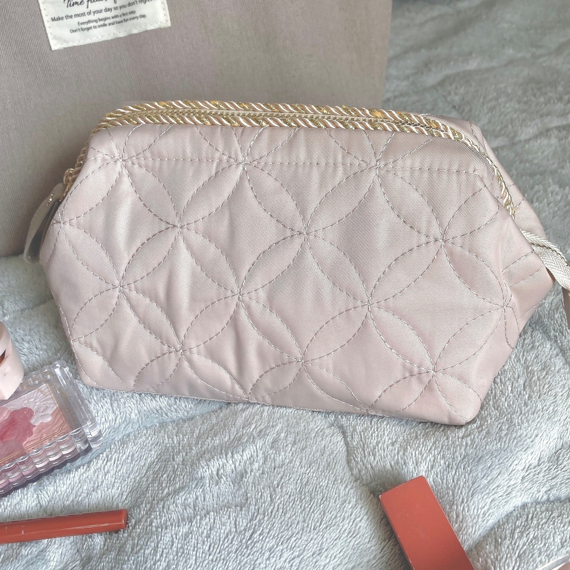 Francfranc(フランフラン)の高見えポーチ「ベル ワイヤーポーチ グレー」