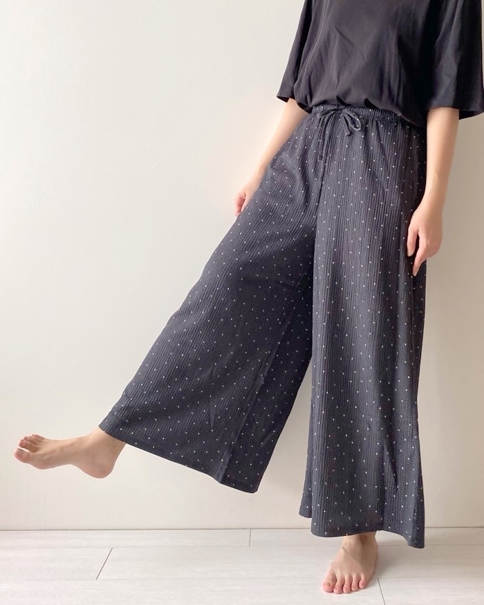GU（ジーユー）のおすすめファッションアイテム「ラウンジフレアパンツ（ドット）+E」