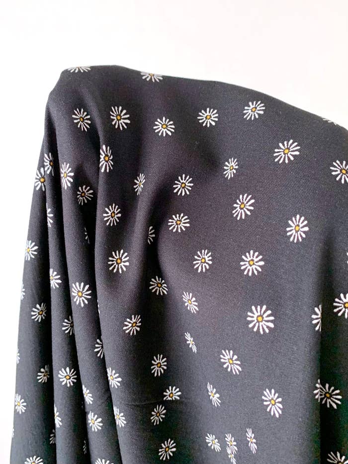 GUのオススメファッション「Vネックプリントワンピース(半袖)(フラワーC)+X」