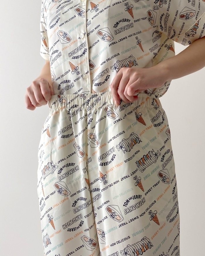 GU(ジーユー)のおすすめファッションアイテム「サテンパジャマ(半袖&ロングパンツ) TOM and JERRY」