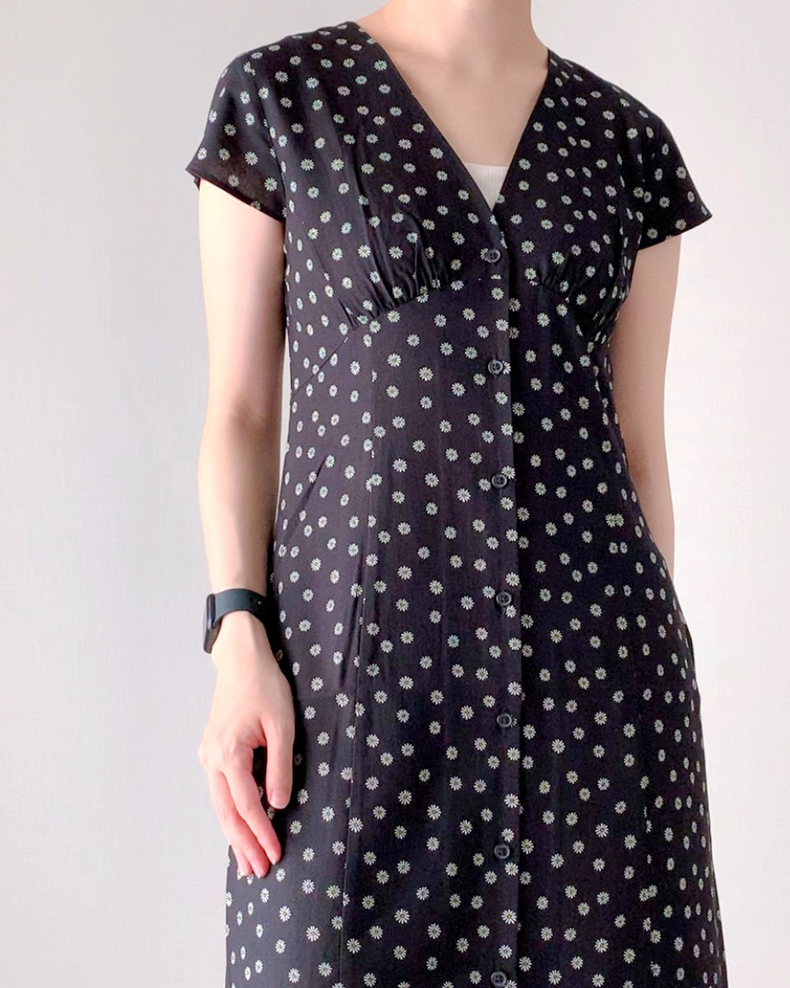 GUのオススメファッション「Vネックプリントワンピース(半袖)(フラワーC)+X」
