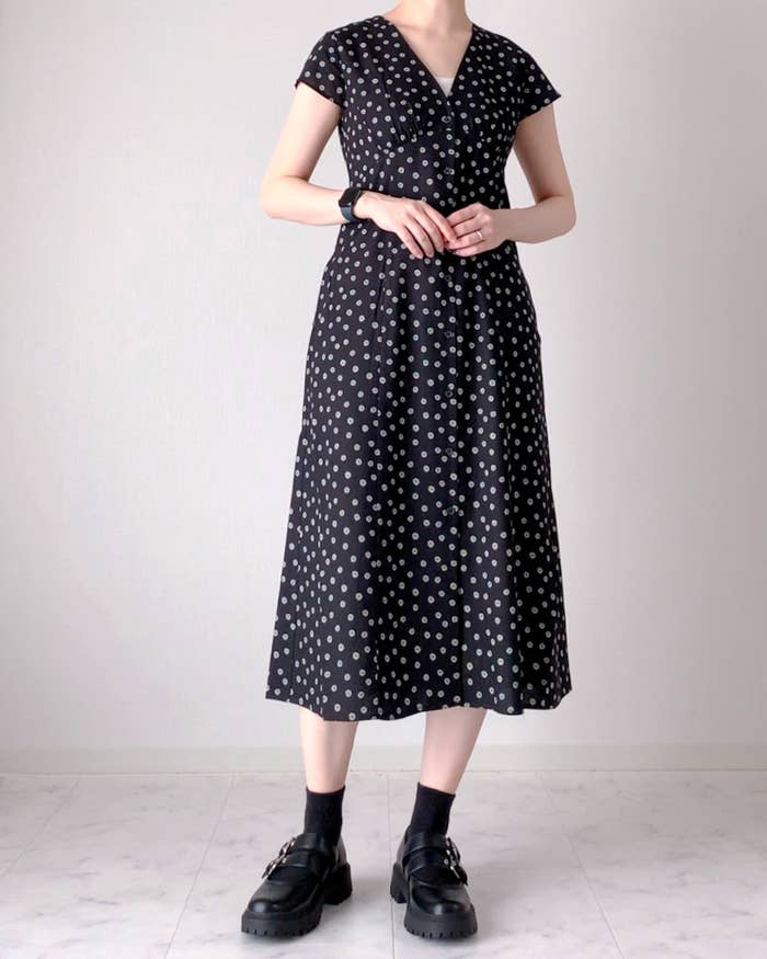 GUのオススメファッション「Vネックプリントワンピース(半袖)(フラワーC)+X」