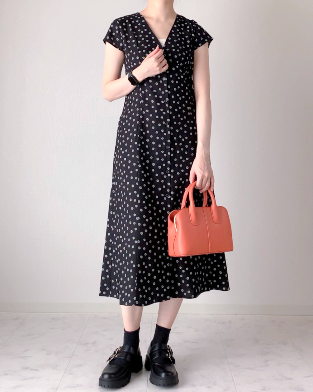 GUのオススメファッション「Vネックプリントワンピース(半袖)(フラワーC)+X」