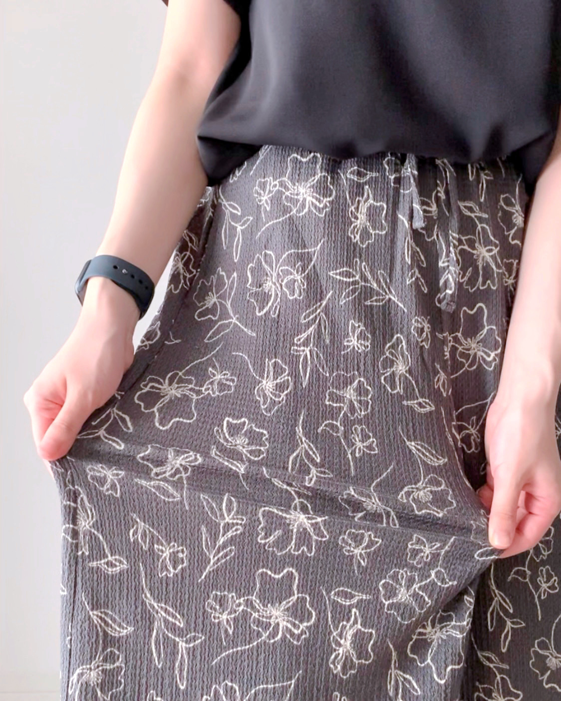 GUのおすすめファッションアイテム「ラウンジフレアパンツ(フラワー)+E」