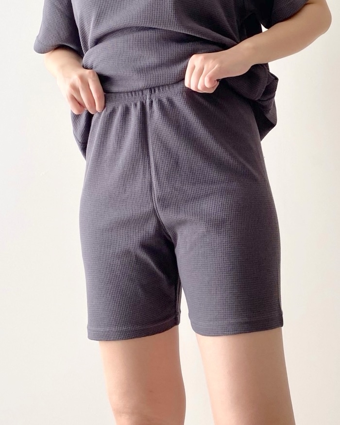 GU(ジーユー)のおすすめファッションアイテム「ワッフルラウンジバイカーショーツセット(半袖)+E」