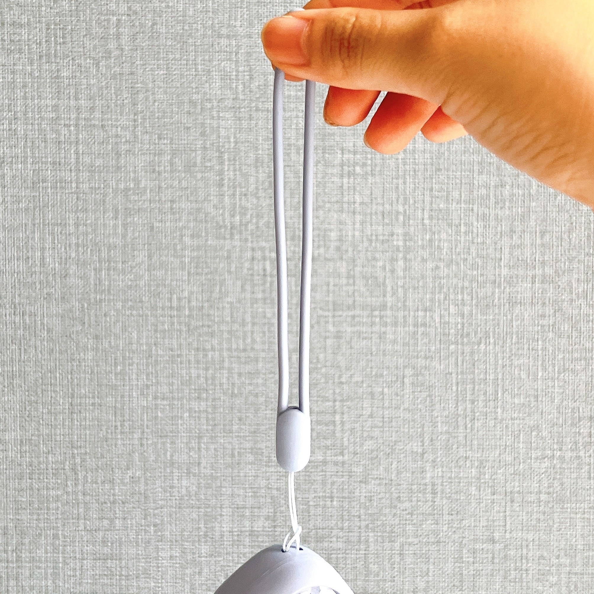 3COINSのオススメのグッズ「ミニクリアワイヤレスイヤホン」