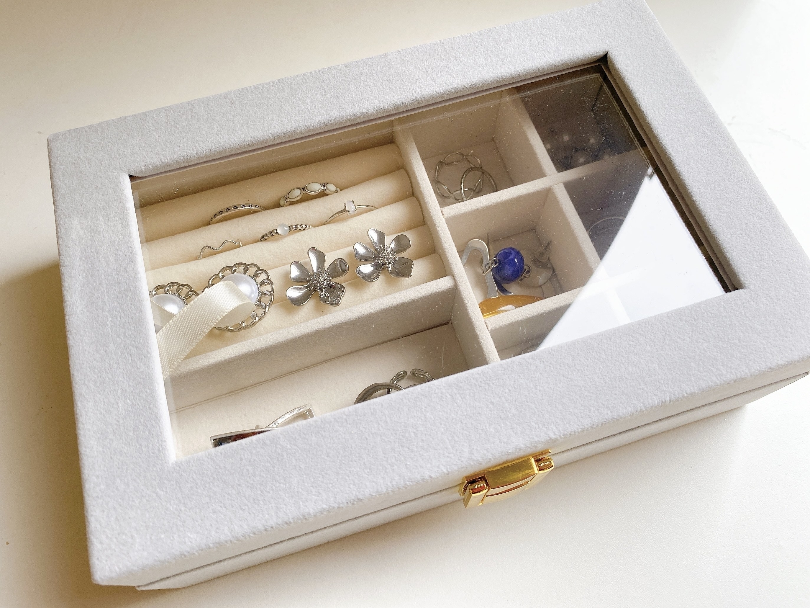 DAISO(ダイソー)の便利な収納アイテム「ジュエリーボックス」