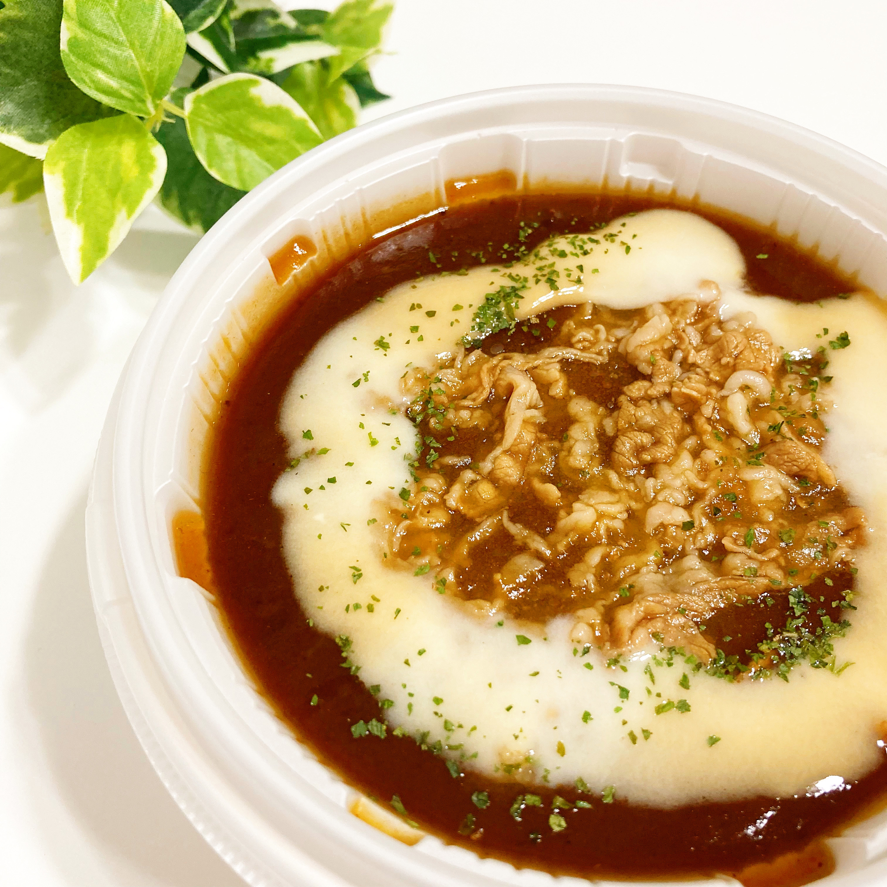 セブン-イレブンの新商品「ハヤシライス」