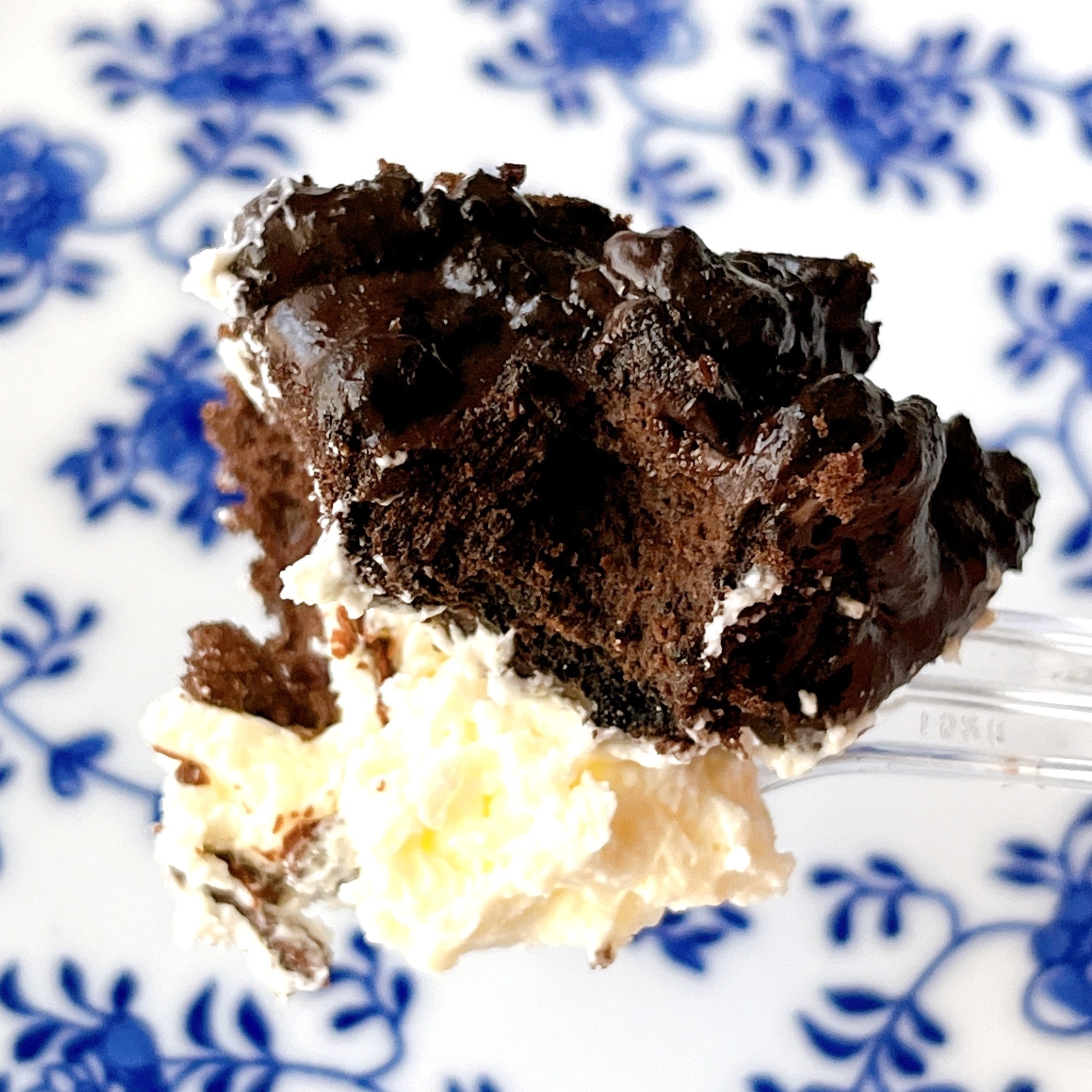 LAWSON(ローソン)のおすすめスイーツ「クッキー&クリームチーズケーキ」