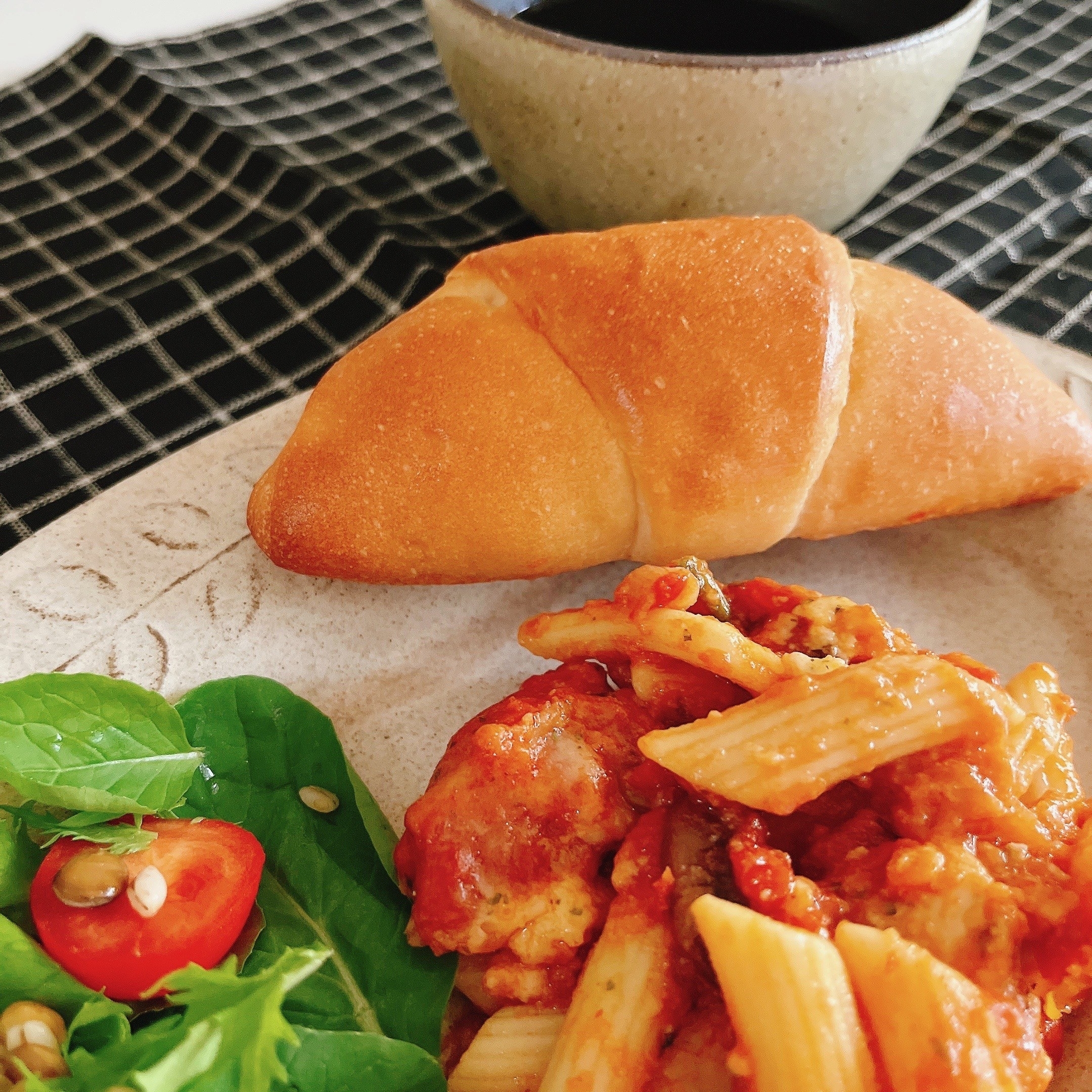 セブン-イレブンのおすすめパン「バター香る塩パン3個入り」