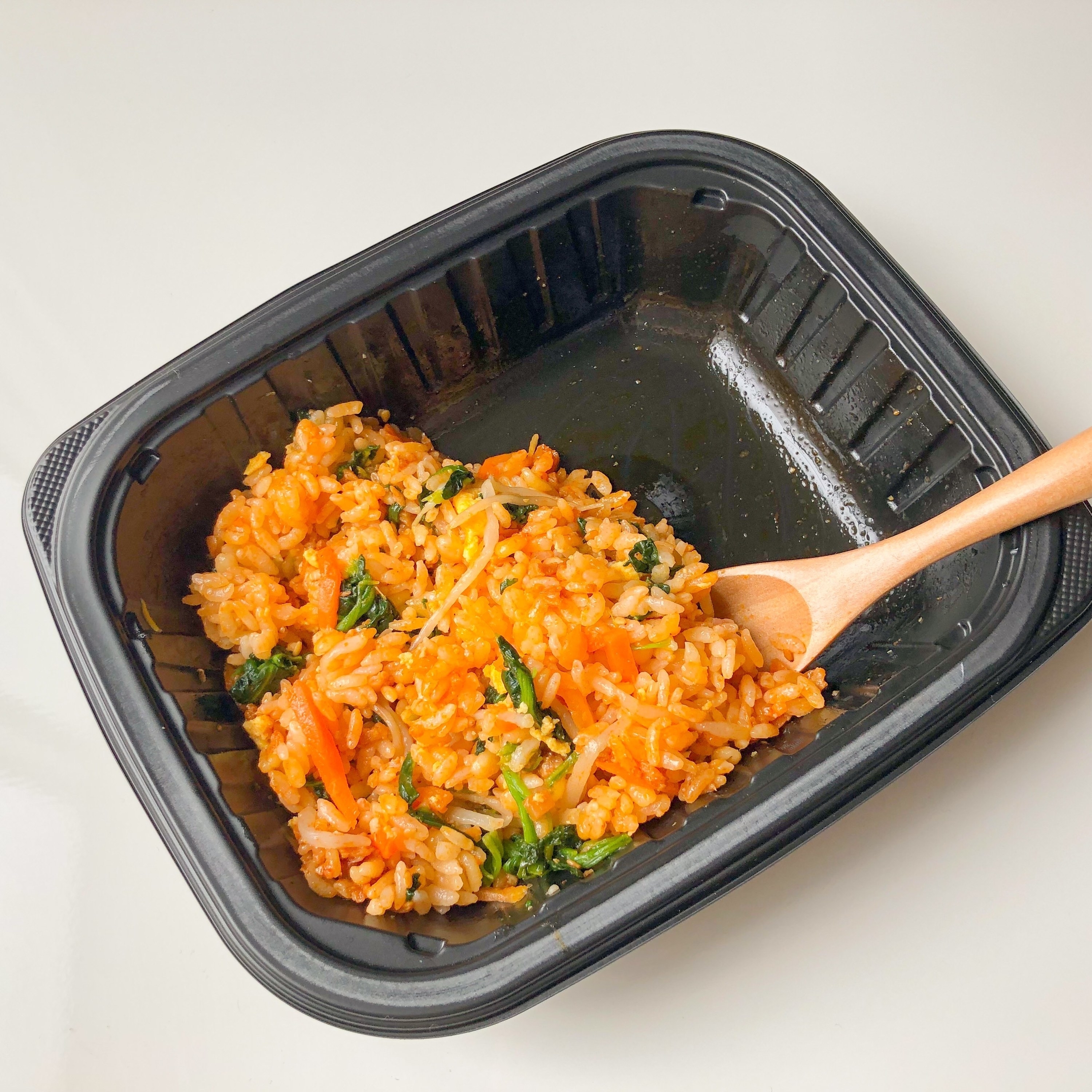 FamilyMart(ファミリーマート)のおすすめ冷凍食品「コチュジャン風味のピリ辛肉味噌ビビンバ」