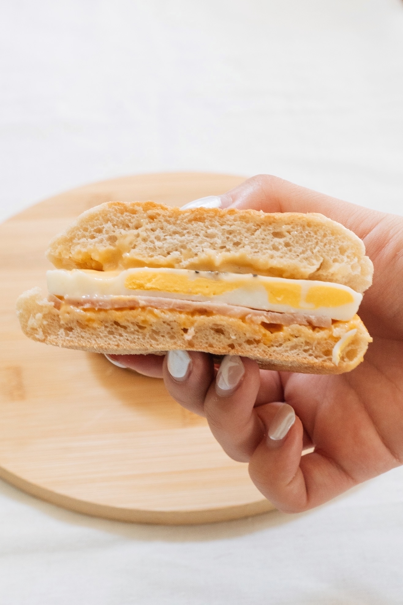 セブン-イレブンのおすすめパン「ソーセージエッグマフィン」