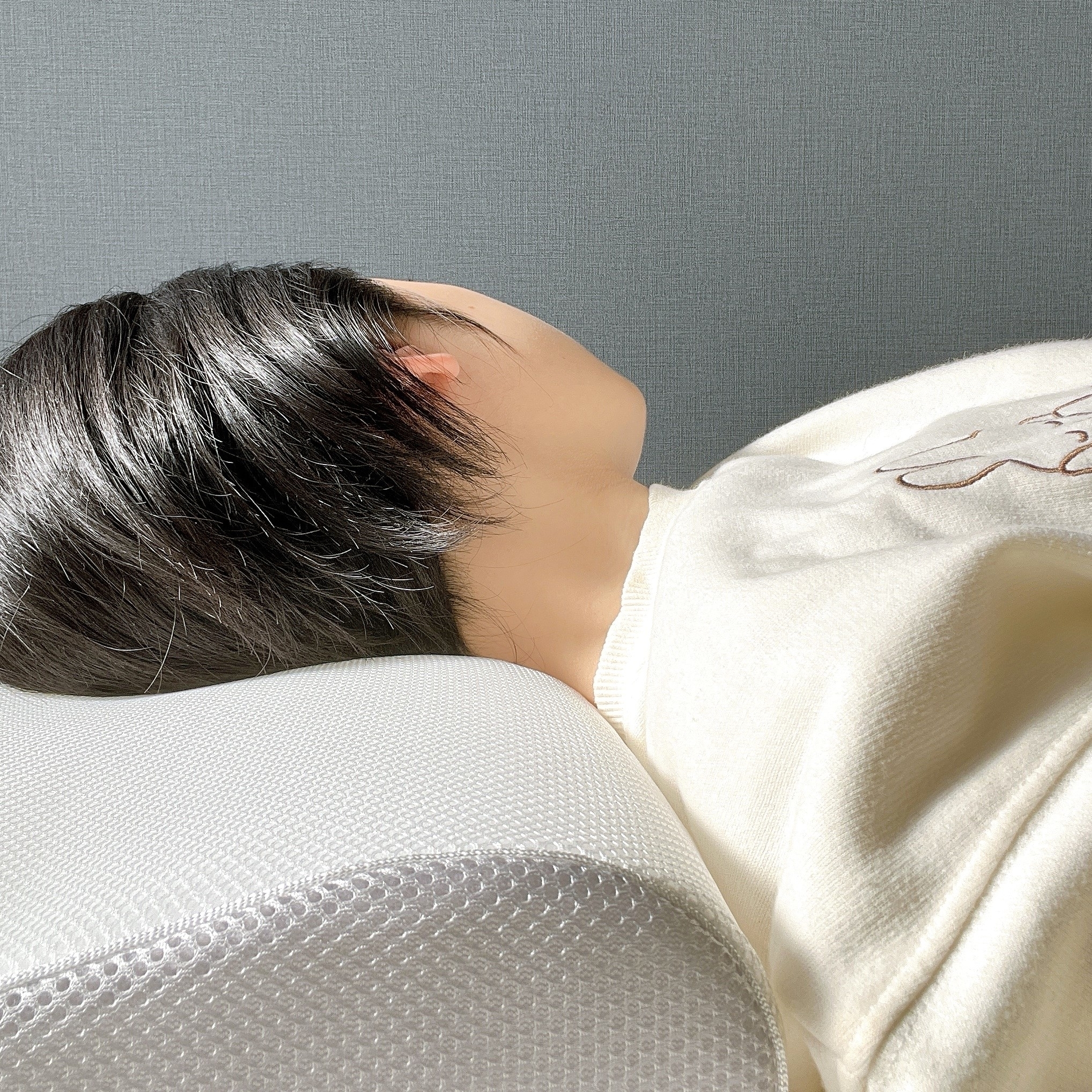 ニトリのオススメ枕「高通気波型 3次元立体構造まくら(P2203)」