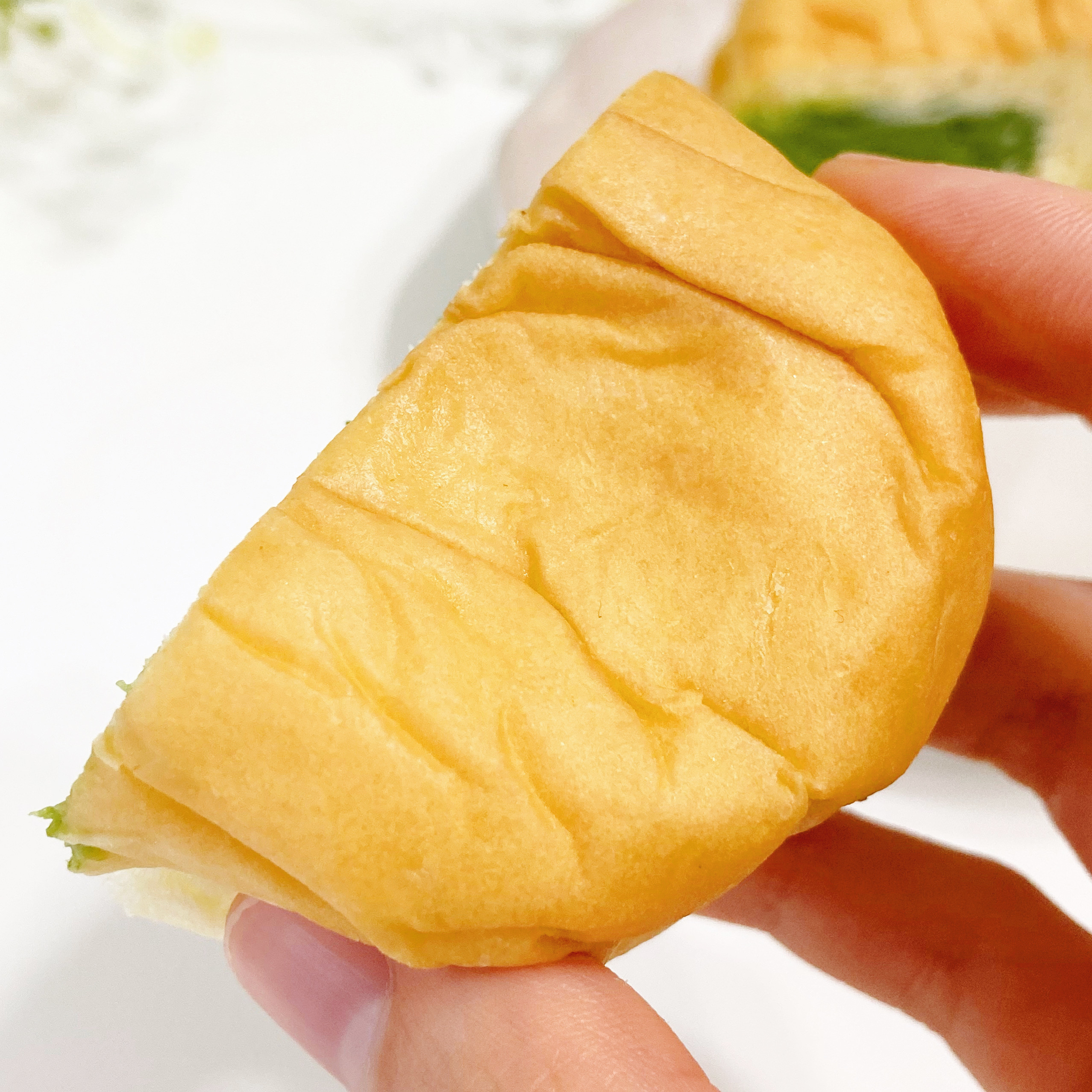 FamilyMart（ファミリーマート）のおすすめスイーツパン「とろけるくりーむパン」