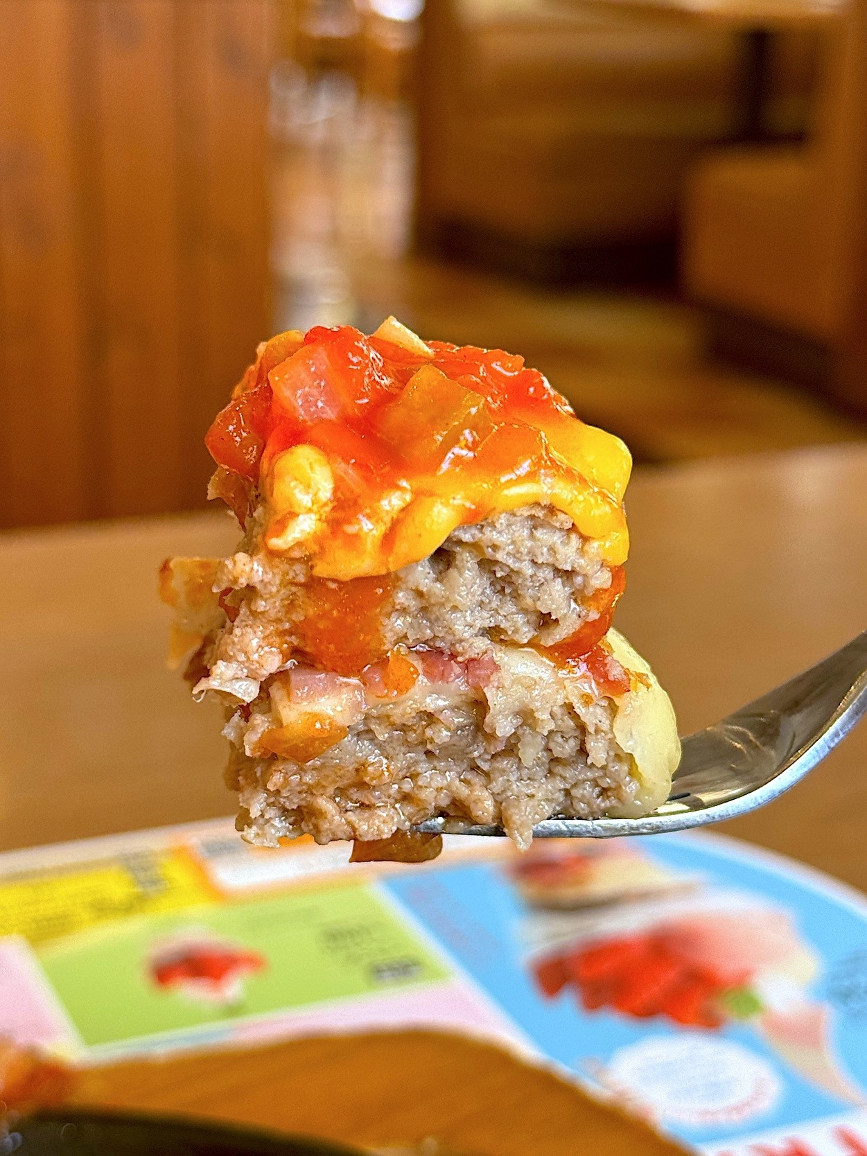 ココスのおすすめメニュー「トリプルマウンテンハンバーグ」