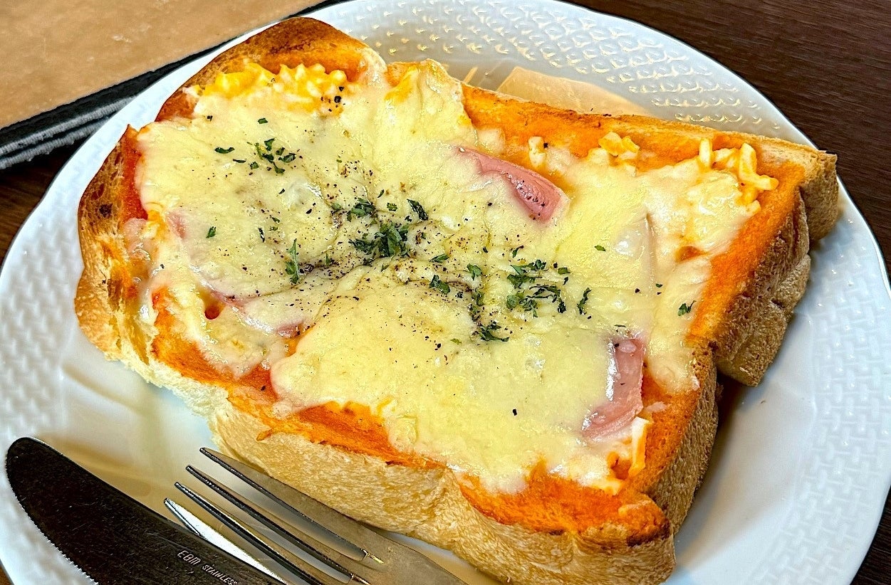 星乃珈琲のおすすめ食事メニュー「ハムチーズトースト」